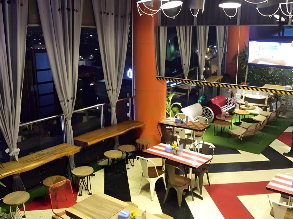 G Suites Hotel By Amithya Surabaya Eksteriør billede