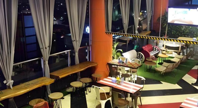 G Suites Hotel By Amithya Surabaya Eksteriør billede